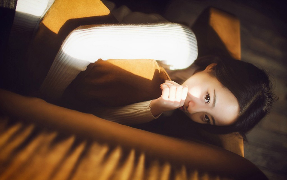 “对了，江东最近可有消息传来？”诸葛亮想了想，抬头看向马良。